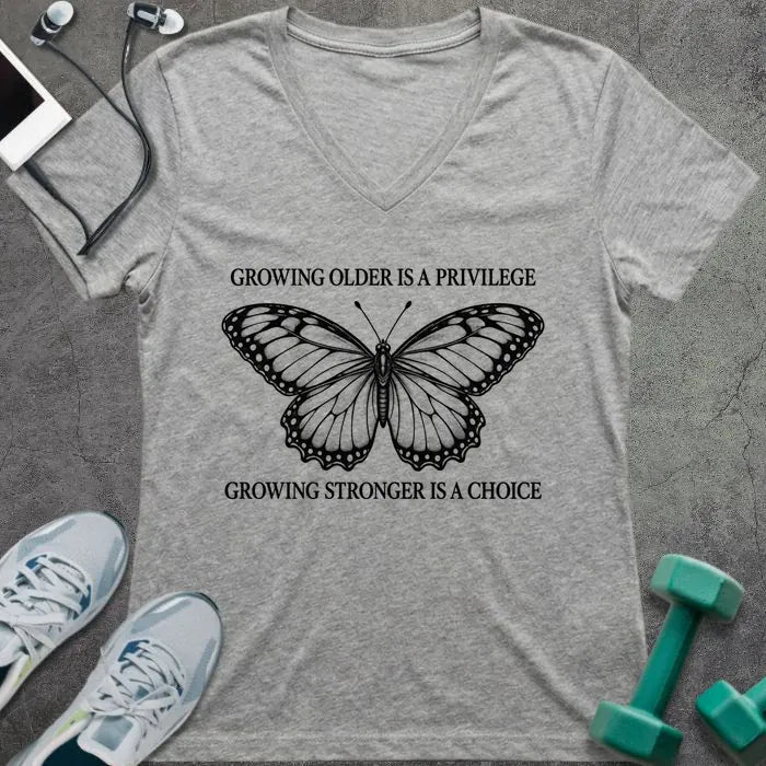 T-Shirt Athletic Heather / S Growing Strong V-Neck
