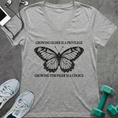 T-Shirt Athletic Heather / S Growing Strong V-Neck